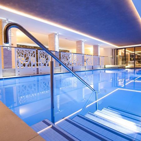 Hotel Europeo Alpine Charme & Wellness Pinzolo Exteriör bild