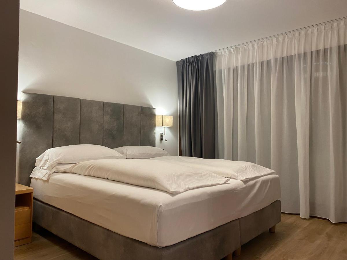 Hotel Europeo Alpine Charme & Wellness Pinzolo Exteriör bild