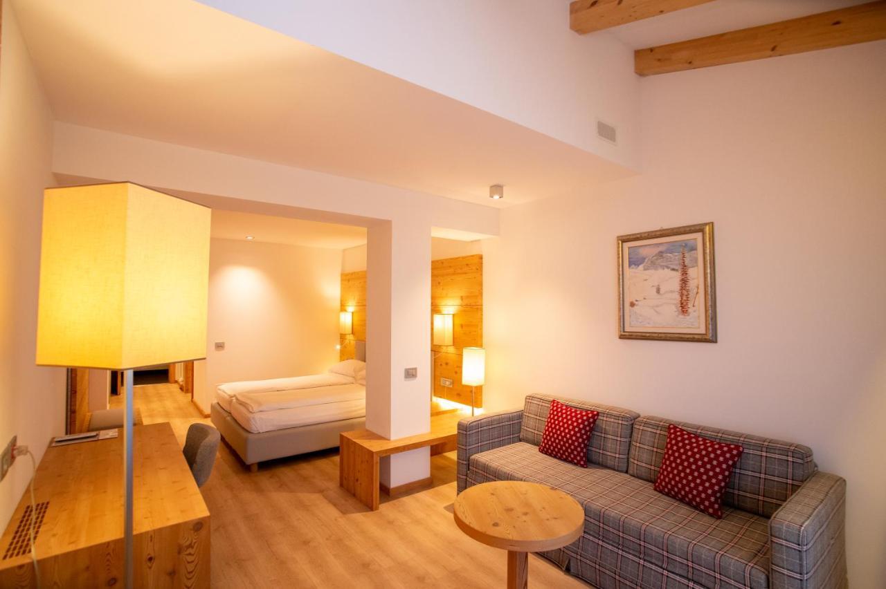 Hotel Europeo Alpine Charme & Wellness Pinzolo Exteriör bild