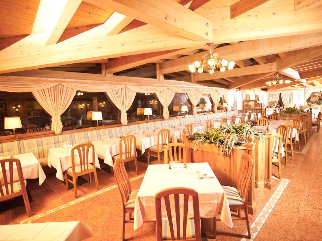 Hotel Europeo Alpine Charme & Wellness Pinzolo Exteriör bild