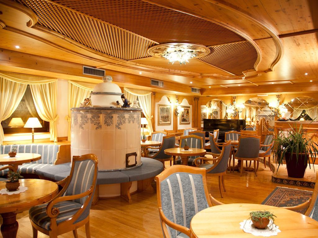 Hotel Europeo Alpine Charme & Wellness Pinzolo Exteriör bild