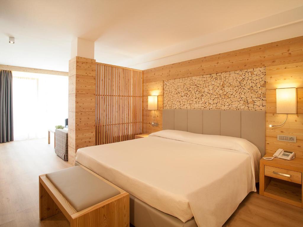 Hotel Europeo Alpine Charme & Wellness Pinzolo Rum bild