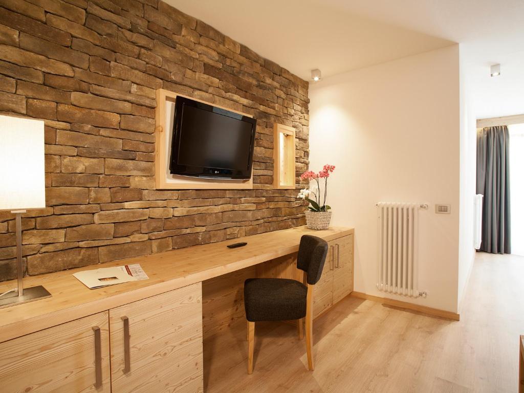 Hotel Europeo Alpine Charme & Wellness Pinzolo Exteriör bild