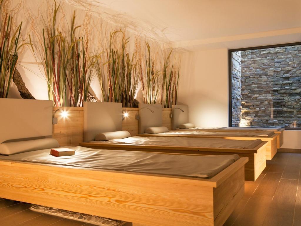 Hotel Europeo Alpine Charme & Wellness Pinzolo Exteriör bild